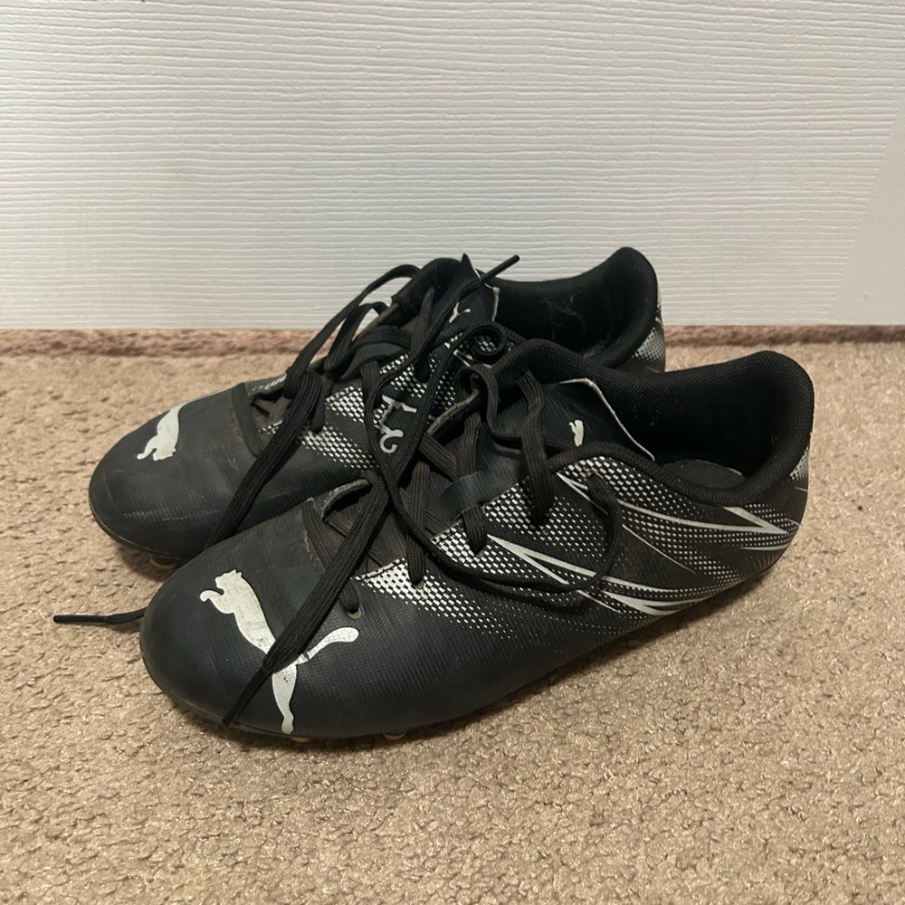 Puma Black Athletic Shoes for Performance